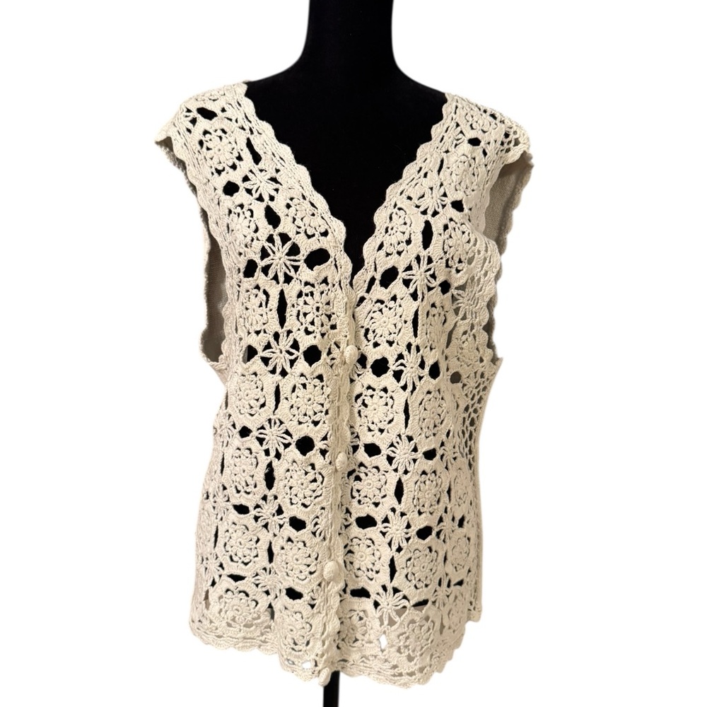 Laura Scott Cream Knit Vest‎